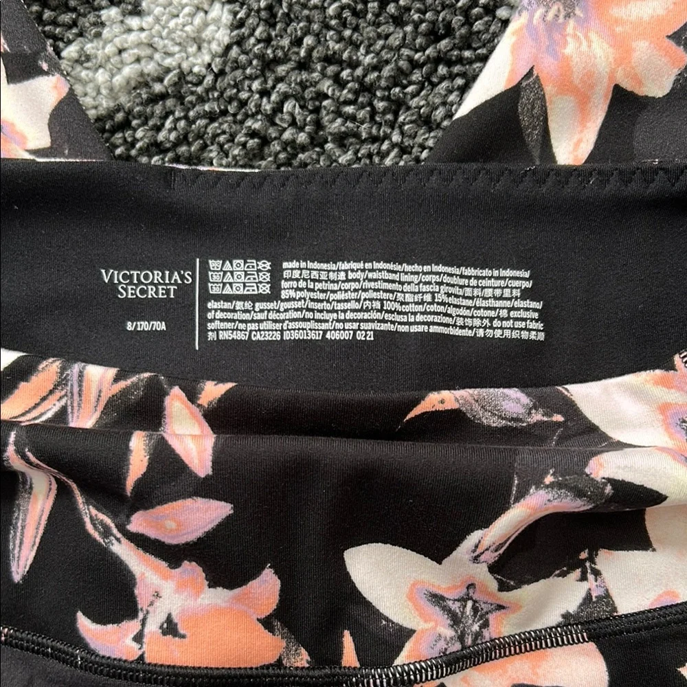 Victoria’s Secret Black Floral Leggings 8 - Picture 5 of 6